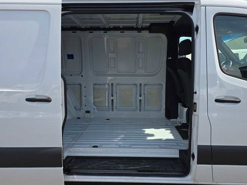 Used 2025 Mercedes-Benz Sprinter 2500 image 14