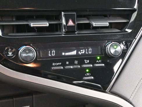 Used 2022 Toyota Camry LE FWD image 23