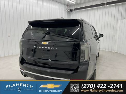 Used 2025 Chevrolet Suburban High Country AWD/4WD image 3