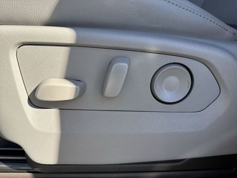 New 2026 GMC Sierra 1500 SLT w/ SLT Premium Package AWD/4WD image 12