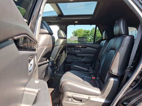 Used 2024 Honda Pilot TrailSport image 12