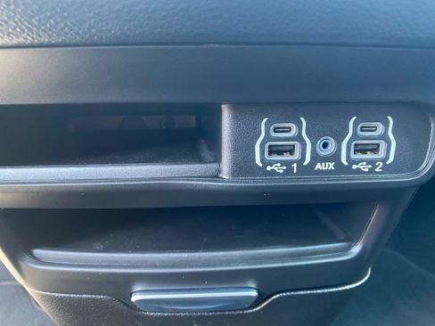 Used 2025 Chrysler Pacifica Select FWD image 20