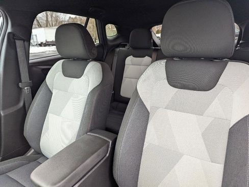 Certified 2024 Chevrolet Trax RS w/ Driver Confidence Package image 24