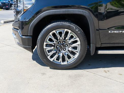 Certified 2023 GMC Sierra 1500 Denali Ultimate AWD/4WD image 30