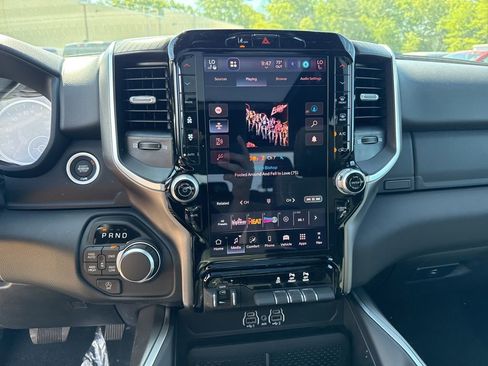 New 2026 RAM 1500 4x4 Crew Cab image 12