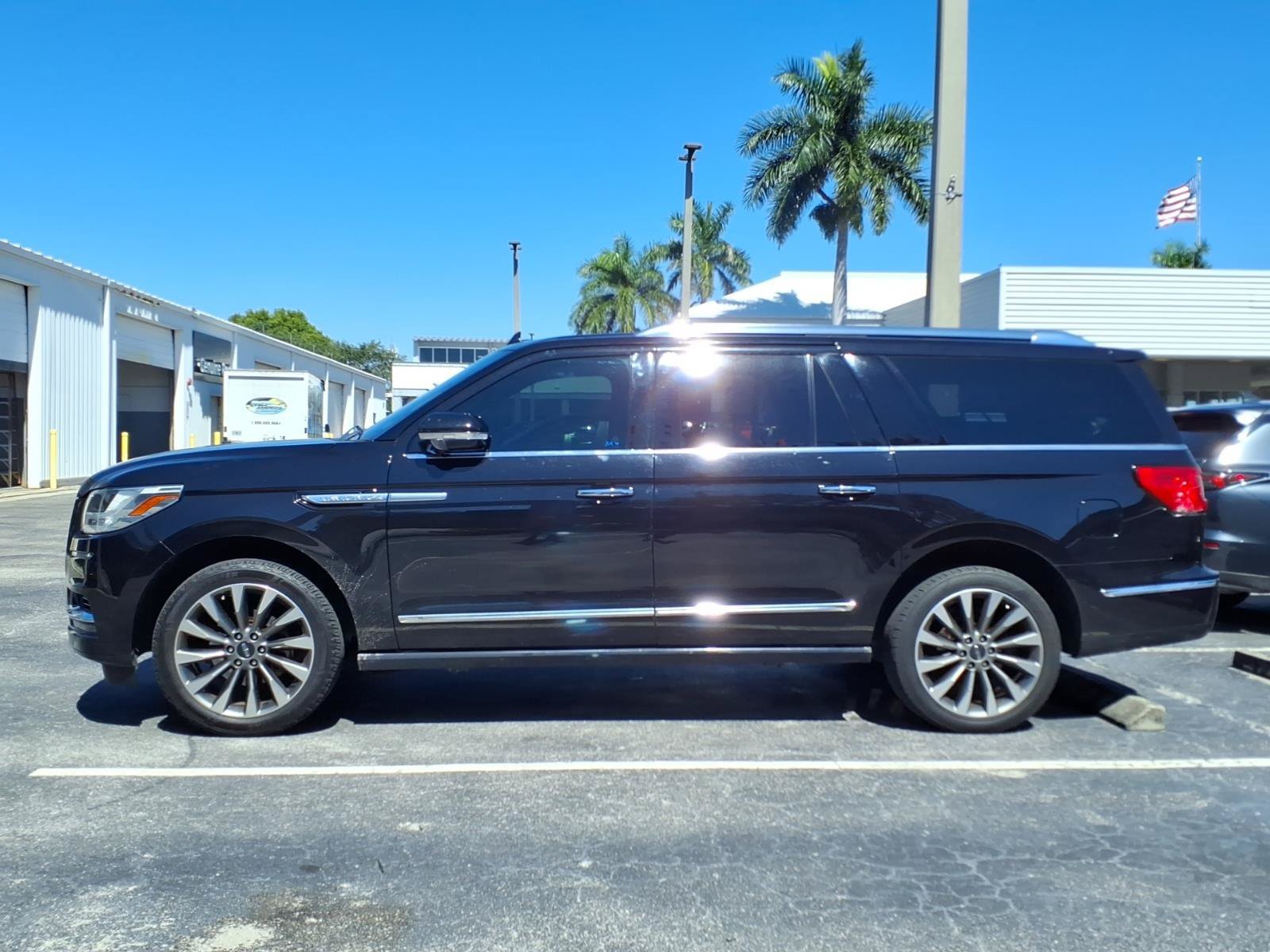 Used 2019 Lincoln Navigator L Select RWD image 5