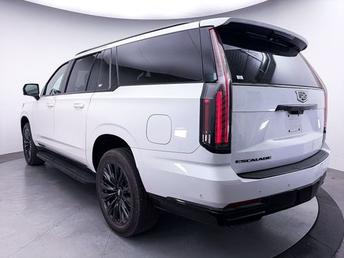 Used 2025 Cadillac Escalade ESV Sport w/ LPO, ONYX Package AWD/4WD image 15