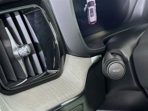 Used 2025 Volvo XC60 B5 Plus w/ Climate Package image 17