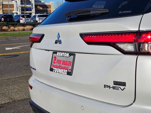 New 2025 Mitsubishi Outlander SEL Black Edition image 10