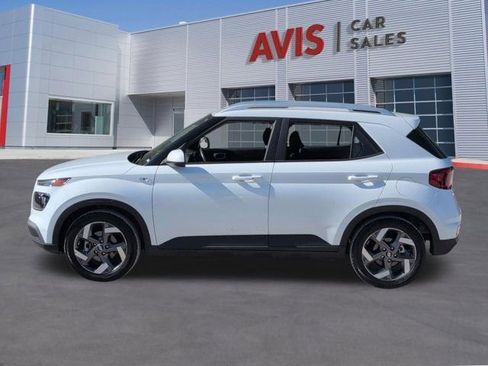 Used 2025 Hyundai Venue SEL FWD image 10