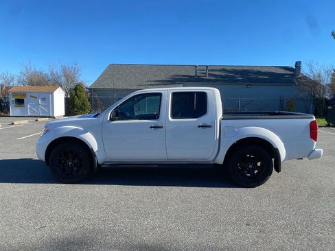 Used 2019 Nissan Frontier SV w/ Value Truck Package image 9