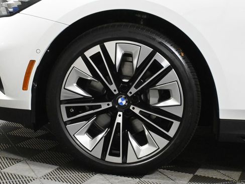 Used 2026 BMW 530i xDrive w/ Premium Package image 12