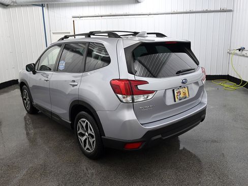 Used 2021 Subaru Forester Premium image 35