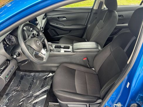 Used 2025 Nissan Sentra SV FWD image 27