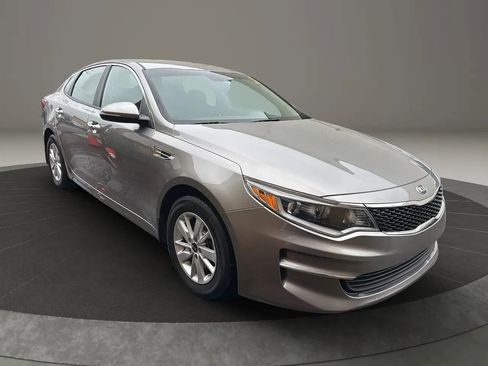 Used 2018 Kia Optima LX w/ Convenience Package image 3