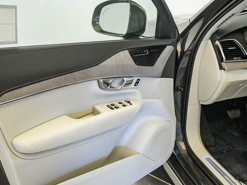 Certified 2023 Volvo XC90 T8 Ultimate w/ Protection Package Premier AWD/4WD image 27