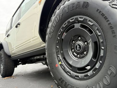 New 2025 Ford Bronco Badlands w/ Sasquatch Package image 7