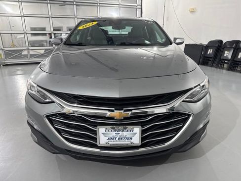 Used 2024 Chevrolet Malibu LT FWD image 2