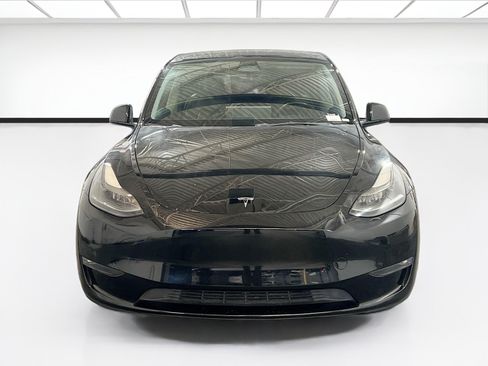 Used 2023 Tesla Model Y Long Range AWD/4WD image 2