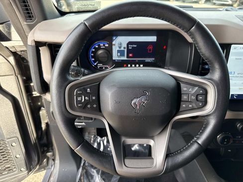 Used 2022 Ford Bronco Wildtrak image 40