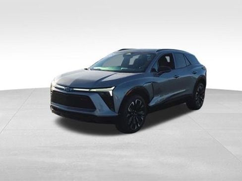 Certified 2025 Chevrolet Blazer EV RS AWD/4WD image 2
