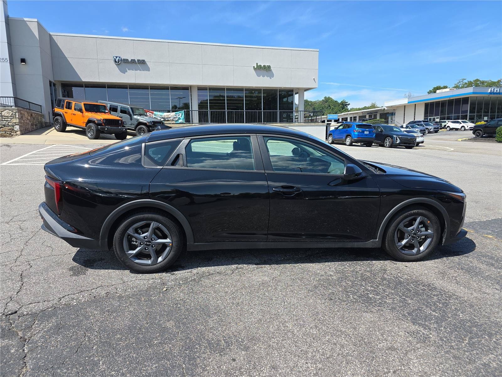 Used 2025 Kia K4 FWD image 2
