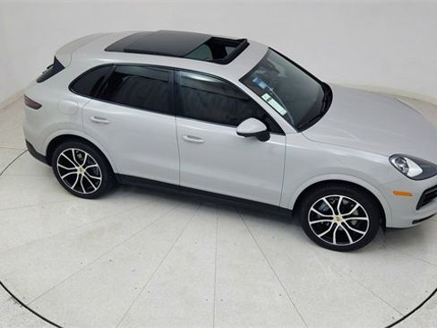 Used 2022 Porsche Cayenne image 74