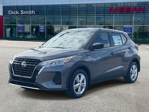 New 2025 Nissan Kicks Play S image 3