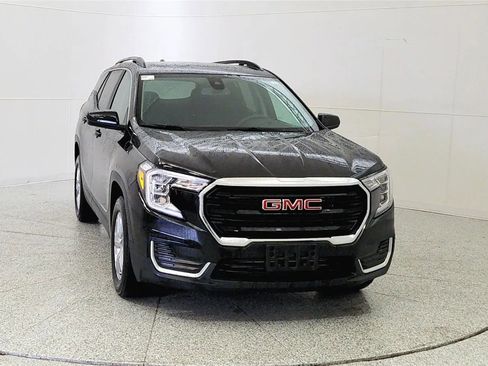 Used 2022 GMC Terrain SLE w/ Driver Convenience Package AWD/4WD image 2