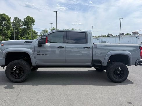 Used 2024 Chevrolet Silverado 2500 LTZ w/ LTZ Plus Package AWD/4WD image 2
