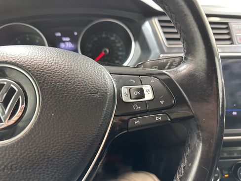 Used 2018 Volkswagen Tiguan SE image 25