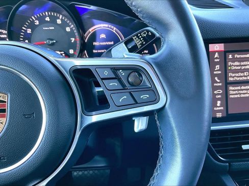 Used 2021 Porsche Cayenne image 24
