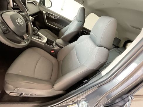 Used 2025 Toyota RAV4 XLE AWD/4WD image 11
