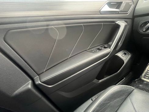 Used 2022 Volkswagen Tiguan SEL R-Line image 24