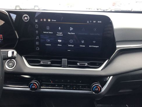 Used 2025 Chevrolet Equinox LT w/ Convenience Package II image 12