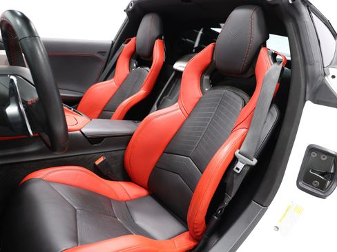 Used 2020 Chevrolet Corvette Stingray Preferred Cpe w/ 2LT Preferred Equipment Group RWD image 19