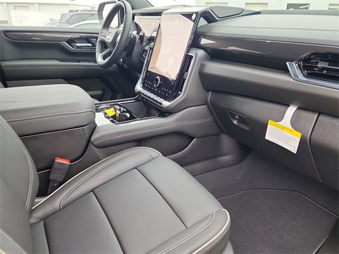 New 2026 GMC Yukon Elevation w/ Elevation Premium Package image 17