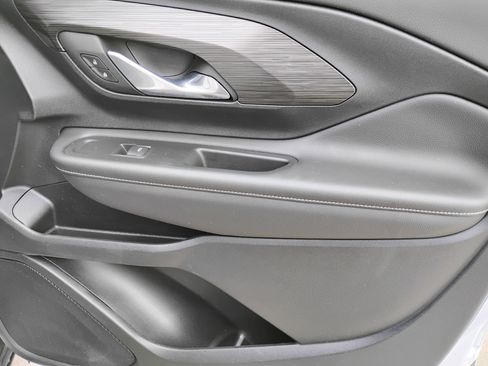 Used 2023 GMC Terrain SLE image 20