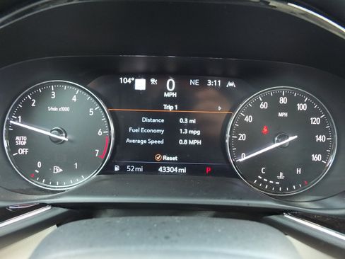Used 2023 Buick Envision Avenir image 23