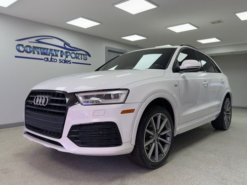 Used 2017 Audi Q3 2.0T Prestige w/ Prestige Package image 1