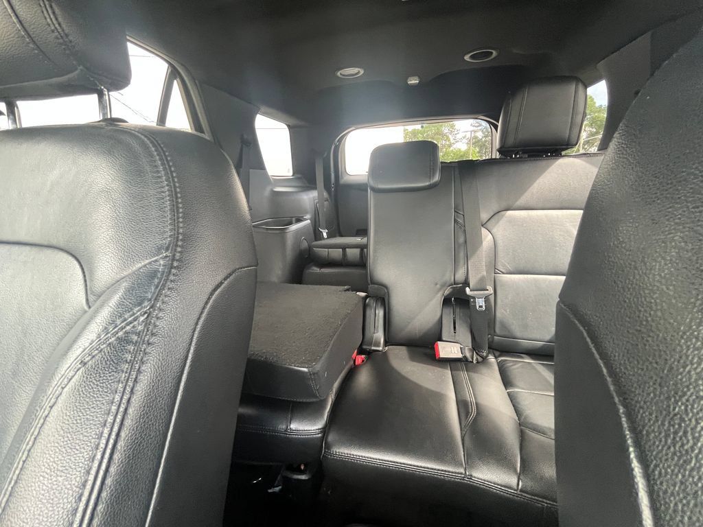 Used 2017 Ford Explorer XLT w/ Equipment Group 202A FWD image 17