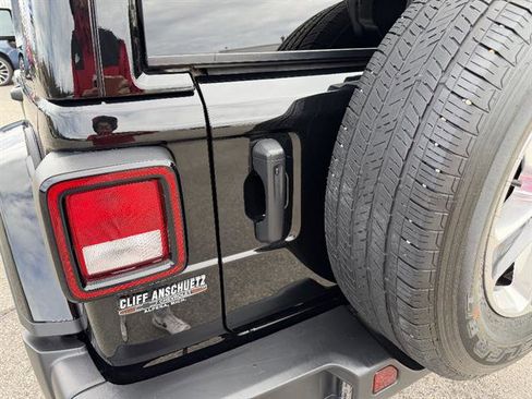 Used 2021 Jeep Wrangler Unlimited Sahara w/ Uconnect 4C Nav & Sound Group AWD/4WD image 20