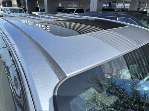 Used 2023 Chevrolet Colorado Z71 w/ Z71 Convenience Package 2 image 8