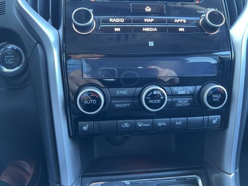 Used 2019 Subaru Ascent Premium image 15