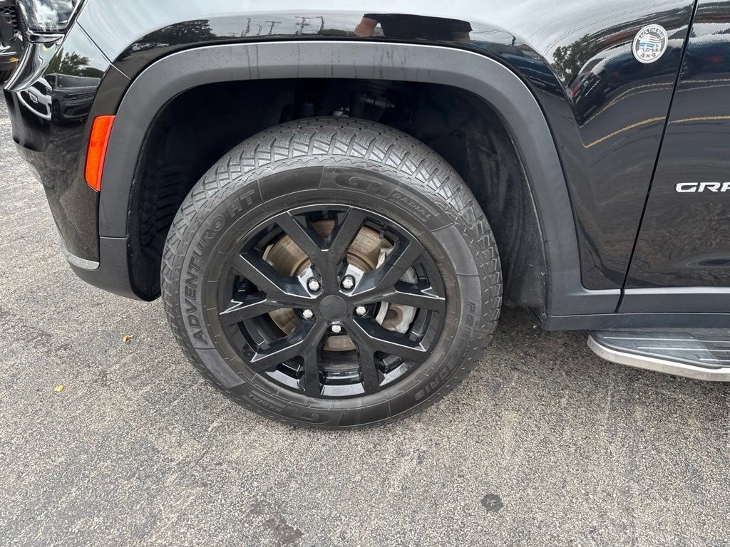 Used 2021 Jeep Grand Cherokee L Limited AWD/4WD image 11