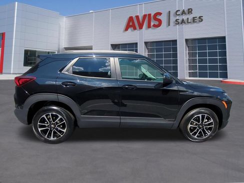 Used 2025 Chevrolet TrailBlazer LT AWD/4WD image 5