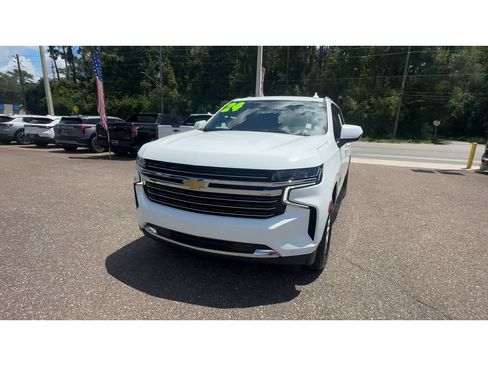 Used 2024 Chevrolet Suburban LT AWD/4WD image 7