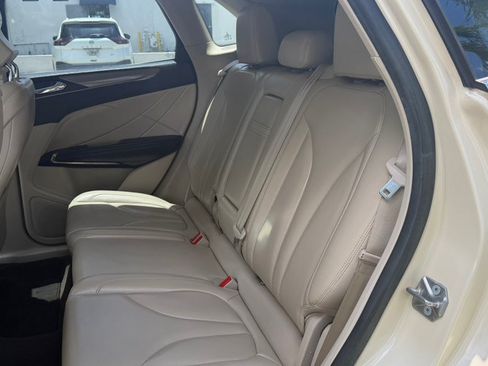 Used 2018 Lincoln MKC Premiere FWD image 25