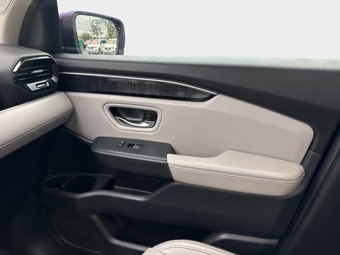 Certified 2024 Honda Pilot Elite image 22