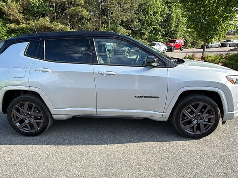 Used 2025 Jeep Compass Limited w/ High Altitude Package AWD/4WD image 7
